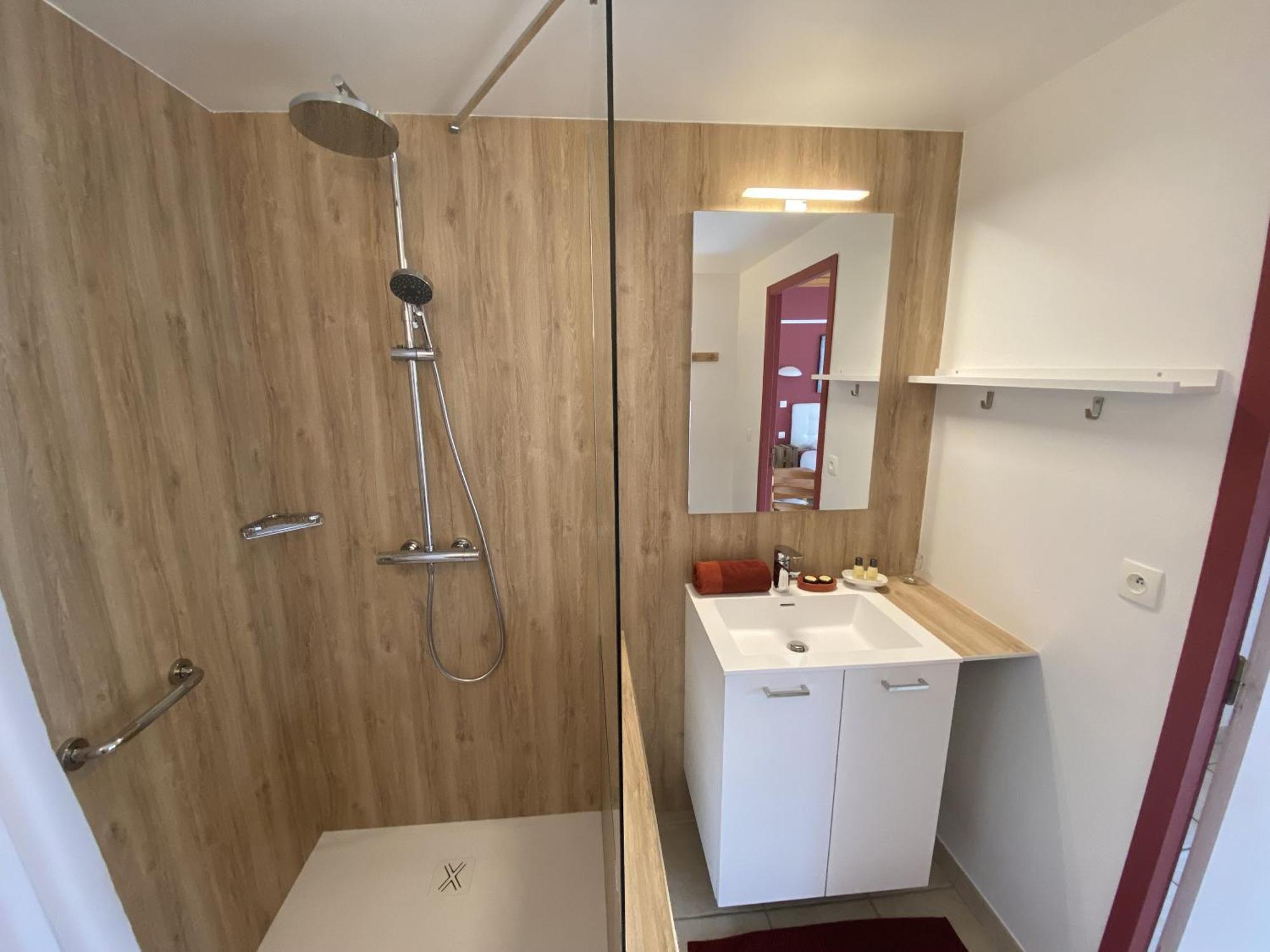 Chambres D'Hotes Aux Ecuries Du Chateau Contremoulins Kamer foto