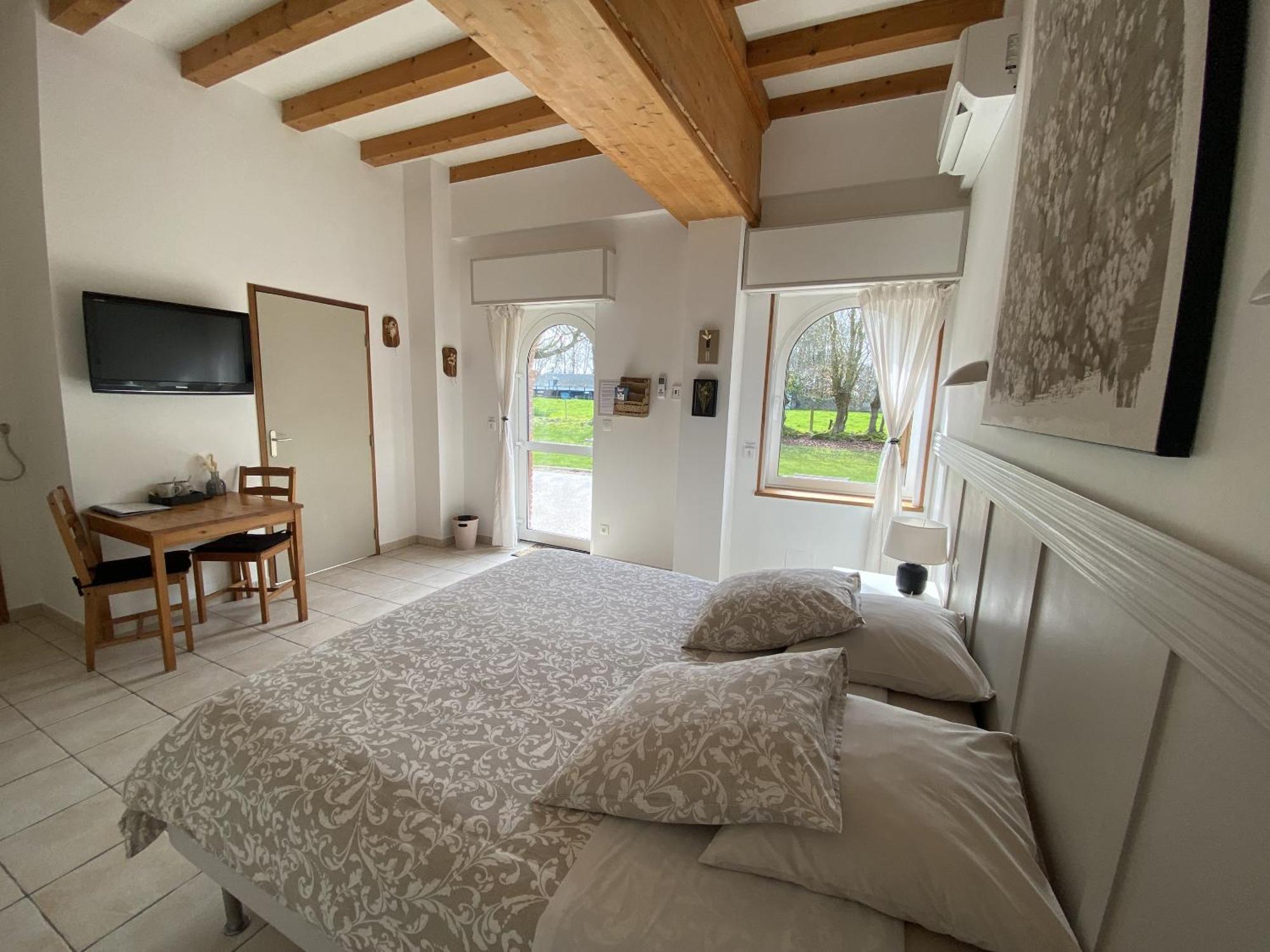 Chambres D'Hotes Aux Ecuries Du Chateau Contremoulins Kamer foto