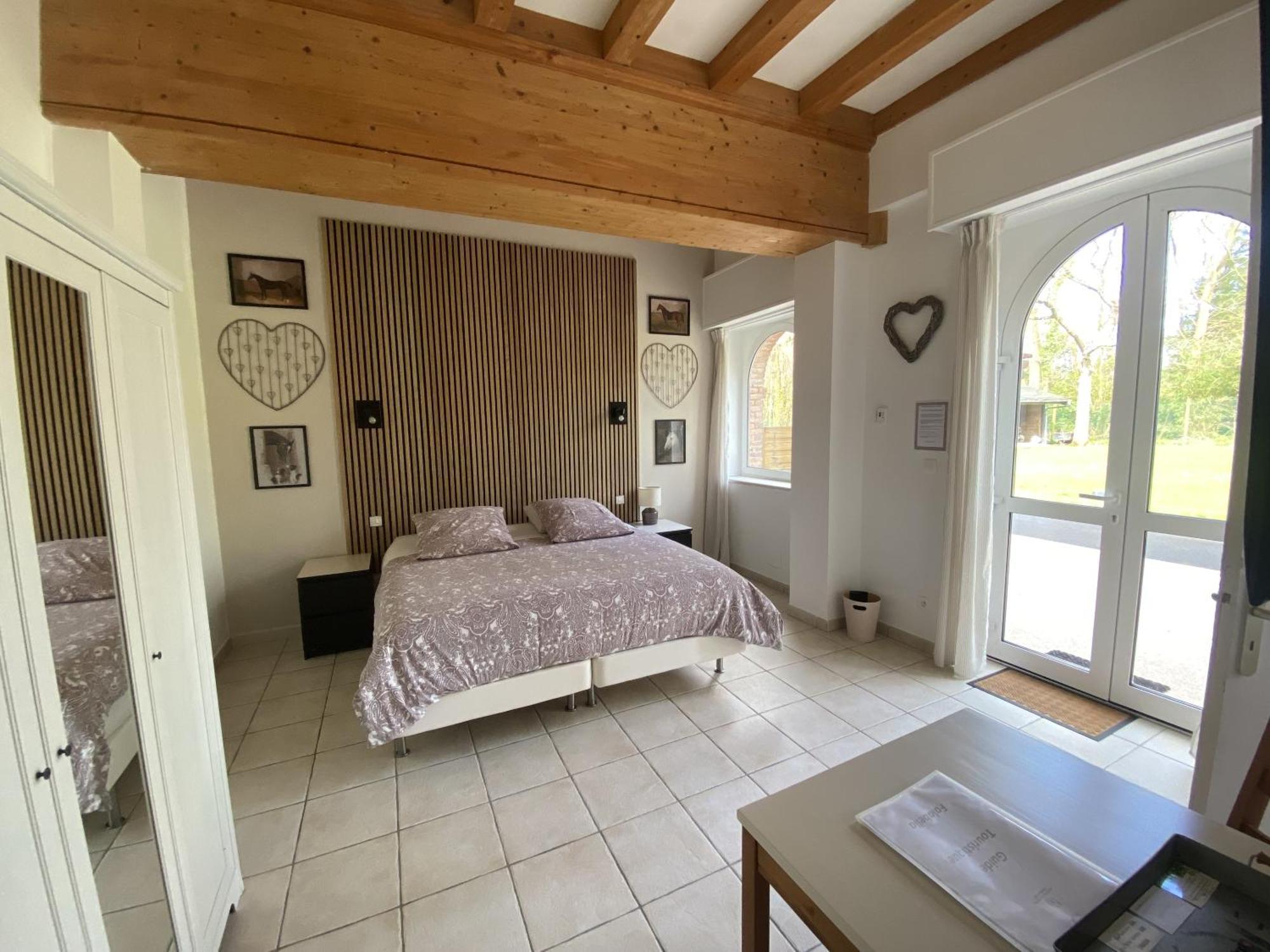 Chambres D'Hotes Aux Ecuries Du Chateau Contremoulins Kamer foto
