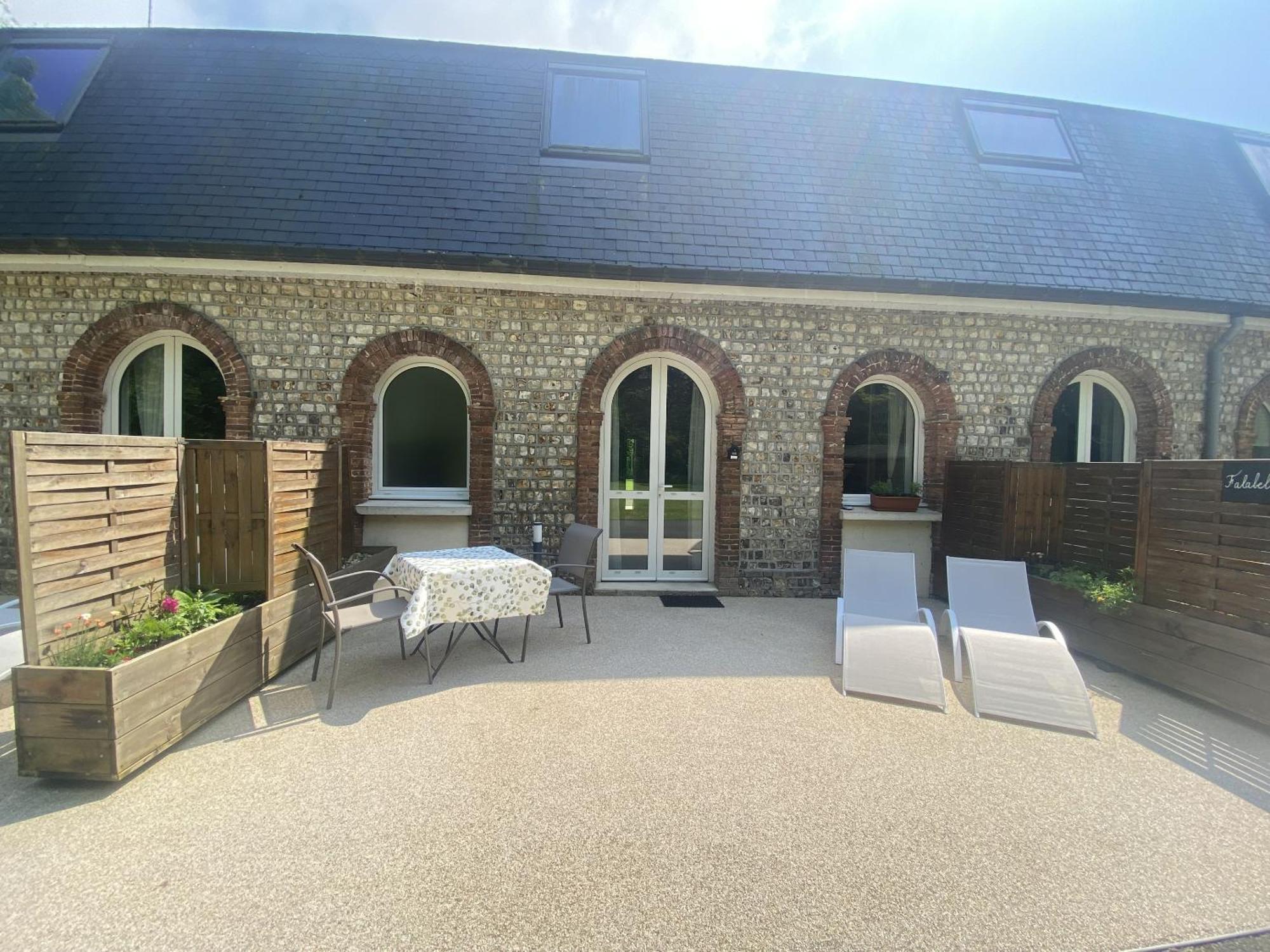 Chambres D'Hotes Aux Ecuries Du Chateau Contremoulins Buitenkant foto