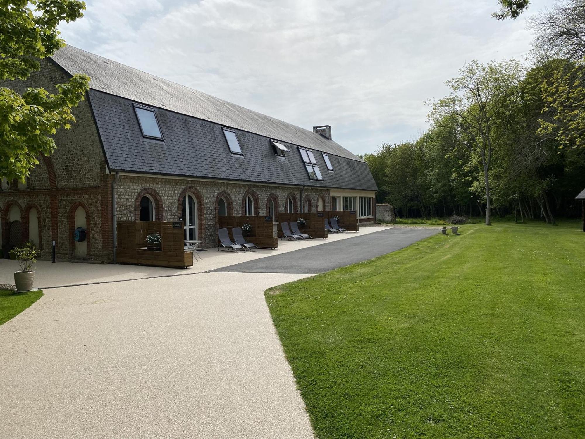Chambres D'Hotes Aux Ecuries Du Chateau Contremoulins Buitenkant foto