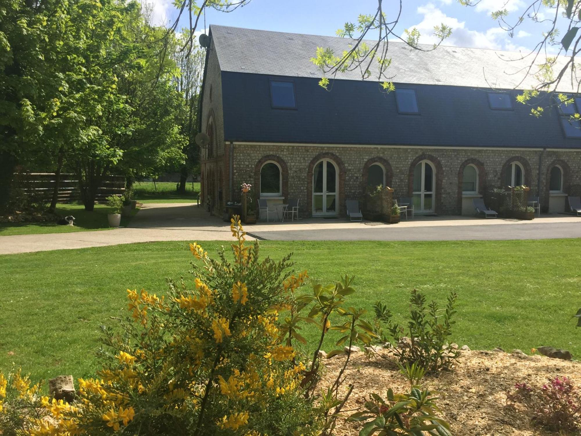 Chambres D'Hotes Aux Ecuries Du Chateau Contremoulins Buitenkant foto
